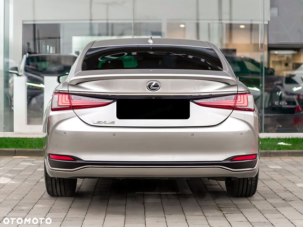 Lexus ES 300h F Sport Design - 7