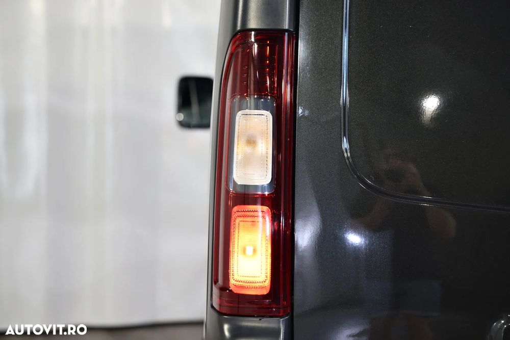 Opel Vivaro - 34