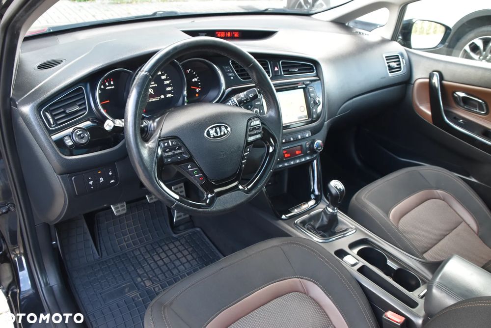 Kia Ceed - 29