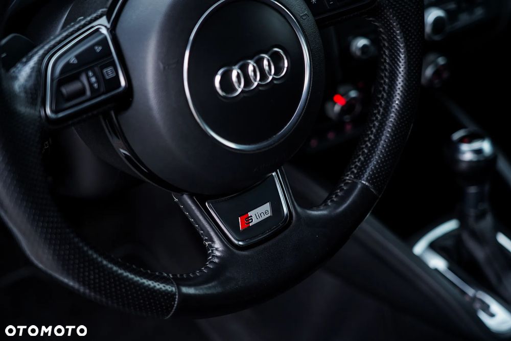 Audi A1 Sportback 1.4 TFSI S tronic S line Sportpaket - 32