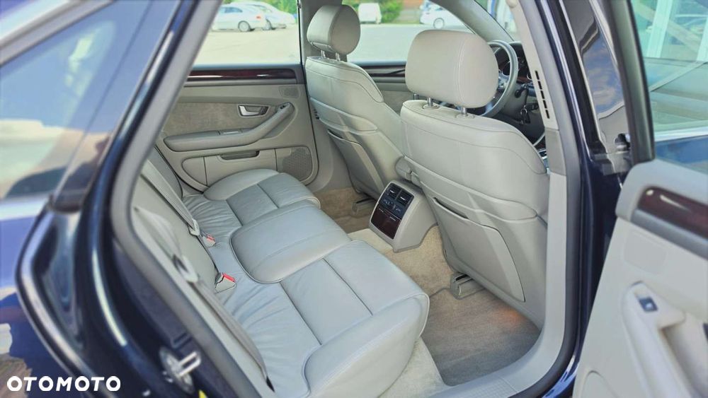 Audi A8 - 12