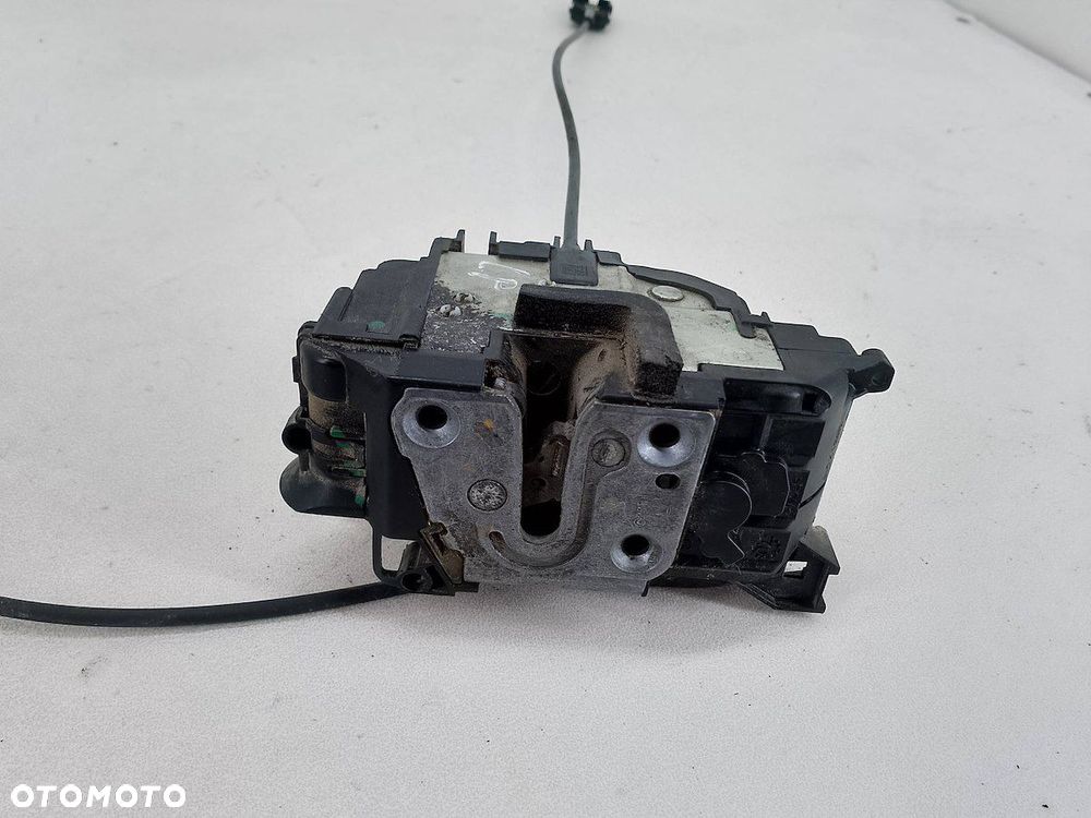 ZAMEK DRZWI LEWY PRZÓD RENAULT CLIO III FL (09-13) 1.5 DCI 300123-F - 2
