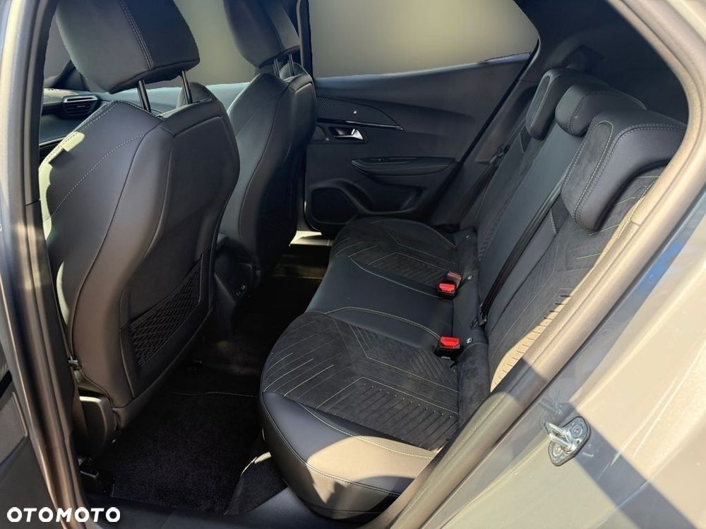 Peugeot 2008 PureTech mHEV GT Exclusive e-DCS6 - 10