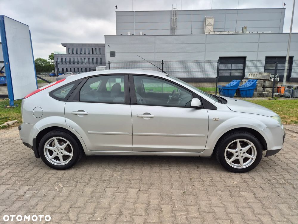 Ford Focus 1.6 TDCi Ambiente - 17