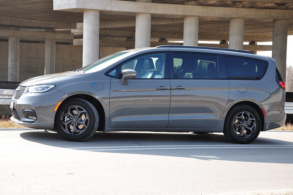 Chrysler Pacifica - 6