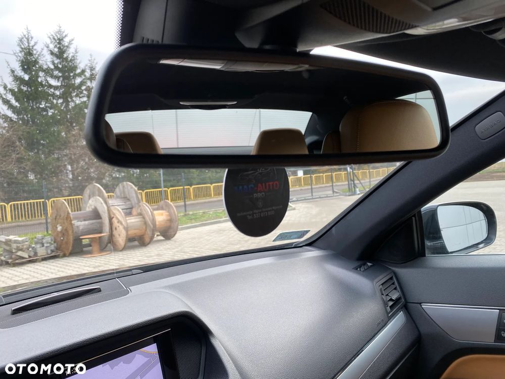 Mercedes-Benz Klasa E 350 CDI DPF BlueEFFICIENCY 7G-TRONIC Avantgarde - 26