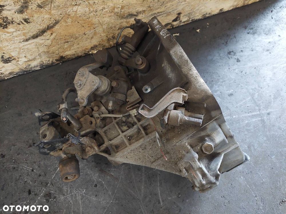 SKRZYNIA BIEGÓW TOYOTA YARIS II 1.0 12V MANUAL 5 BIEGÓW - 5