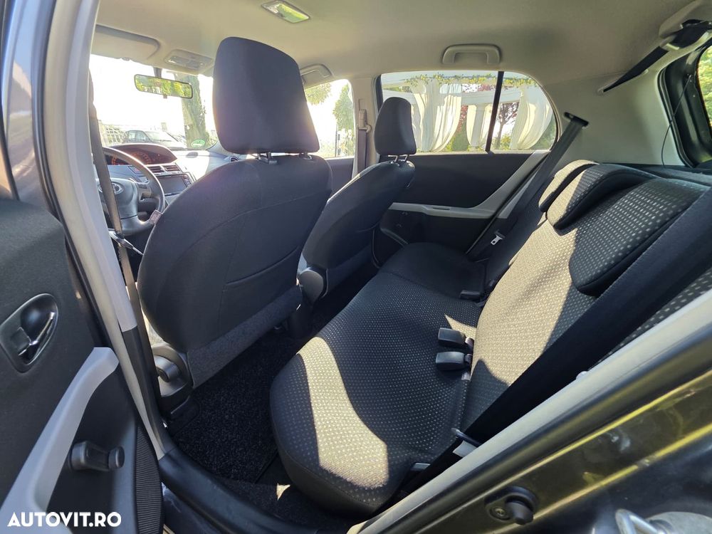 Toyota Yaris - 12