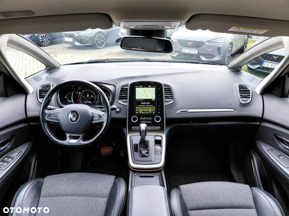 Renault Grand Scenic - 11