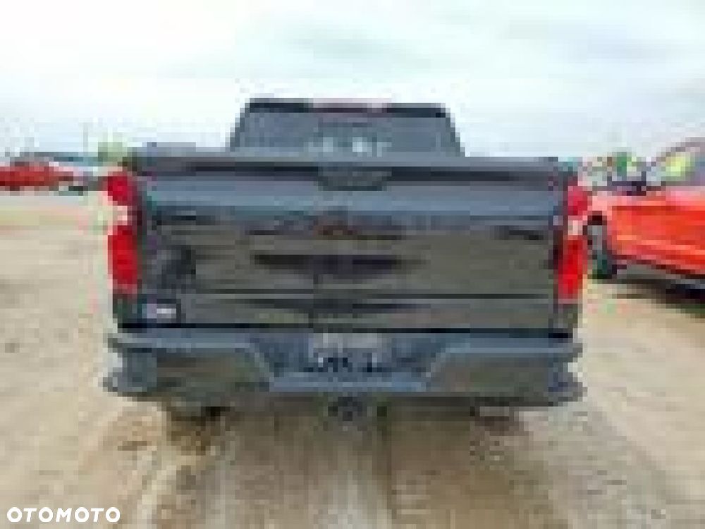 Chevrolet Silverado - 5