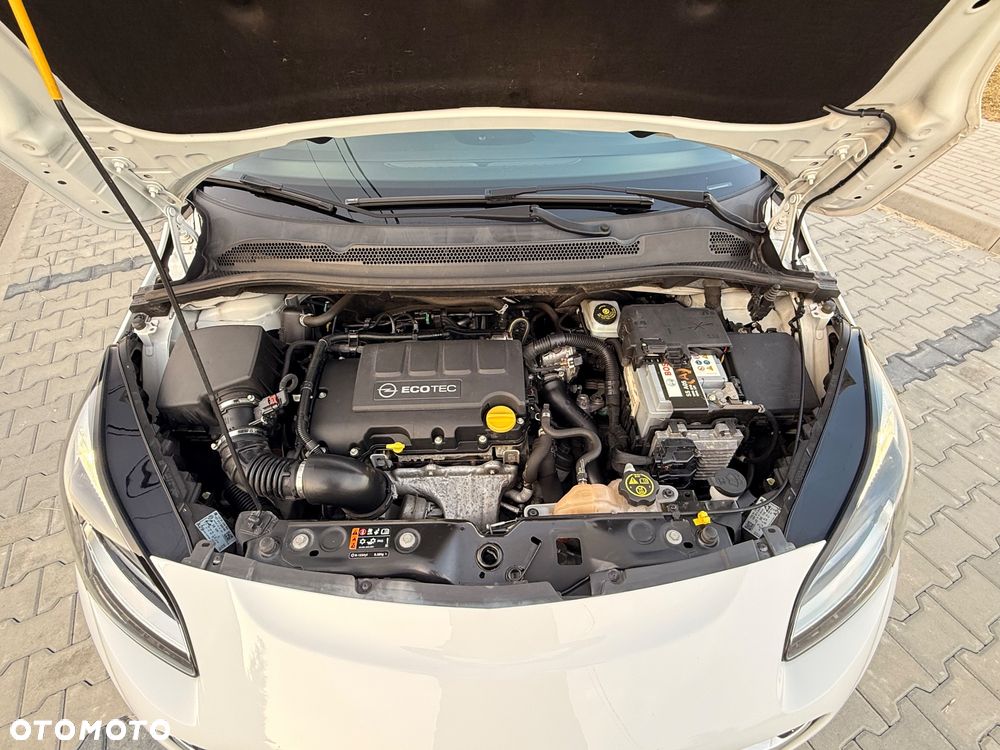 Opel Corsa 1.4 T Cosmo S&S - 36