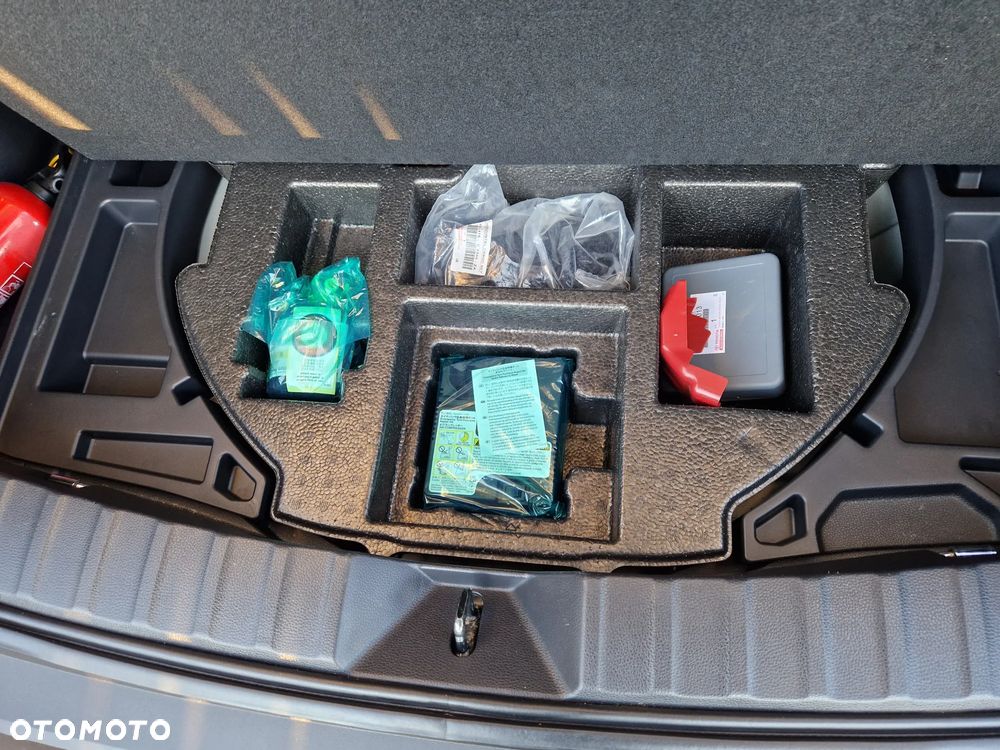 Toyota Corolla Cross 2.0 Hybrid Style - 28