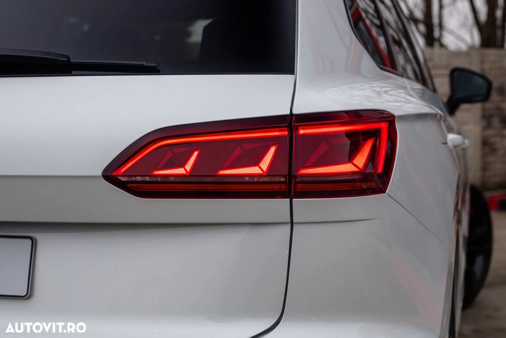 Volkswagen Touareg 3.0 V6 TSI OPF 4Motion Aut. R-Line - 4