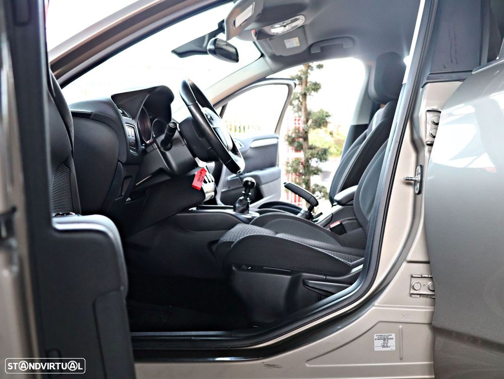 Citroën C4 1.6 BlueHDi Feel Edtion - 26