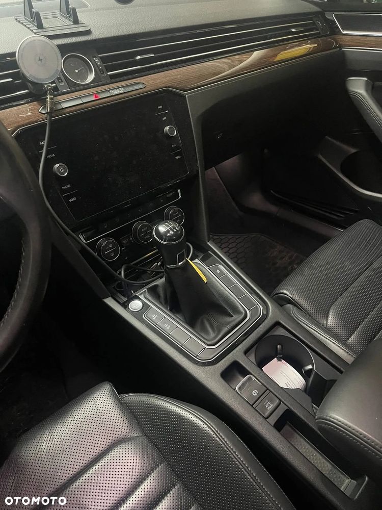 Volkswagen Passat 2.0 TDI SCR Comfortline - 3