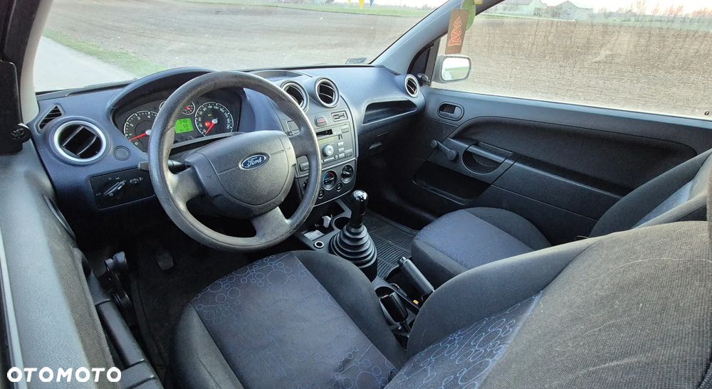 Ford Fiesta 1.3 Ambiente - 7