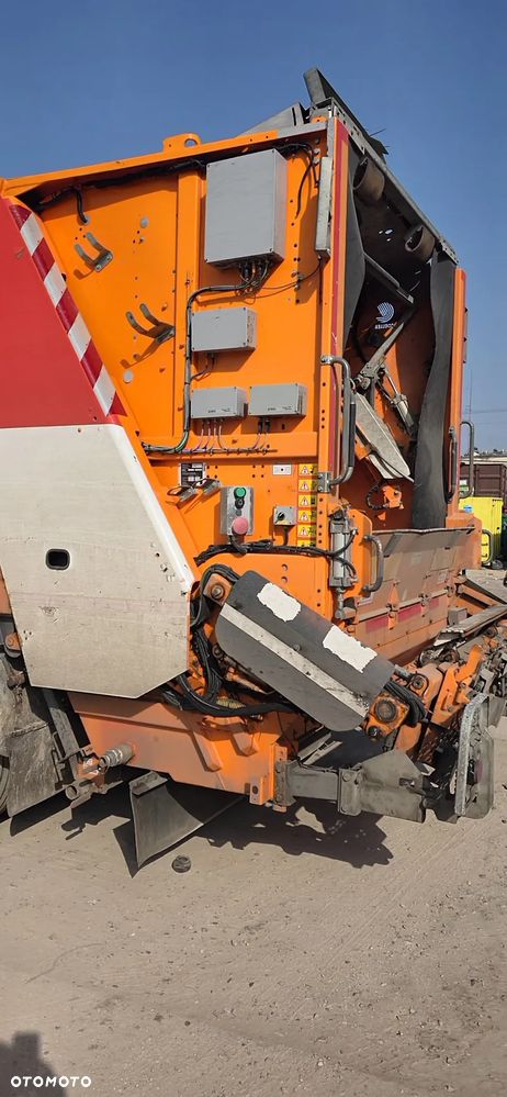 Volvo FM 330 6X2 - 4