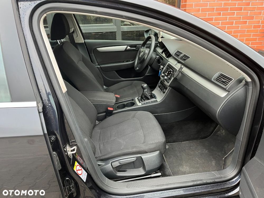 Volkswagen Passat - 19