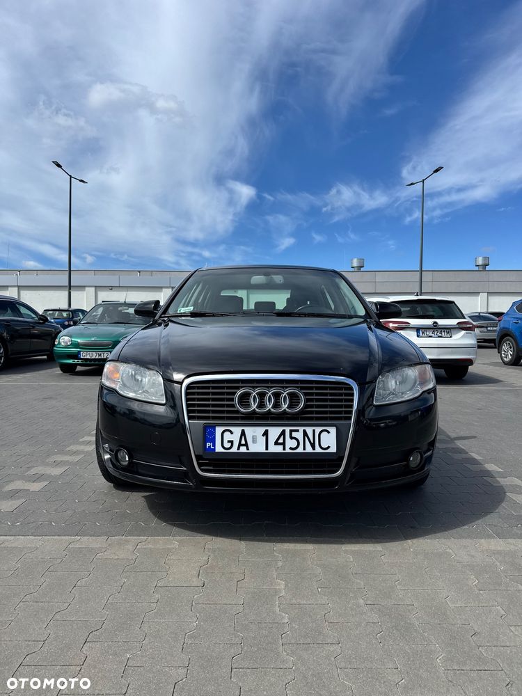 Audi A4 Limousine - 4