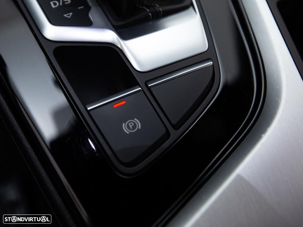 Audi A4 35 TDI S line S tronic - 23