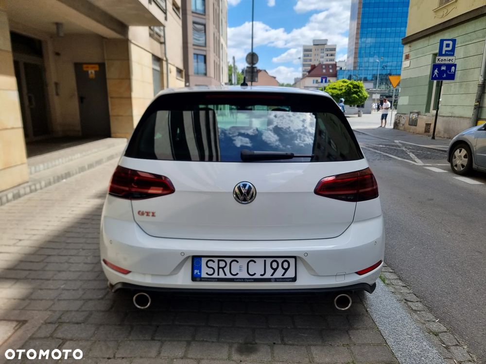 Volkswagen Golf - 4