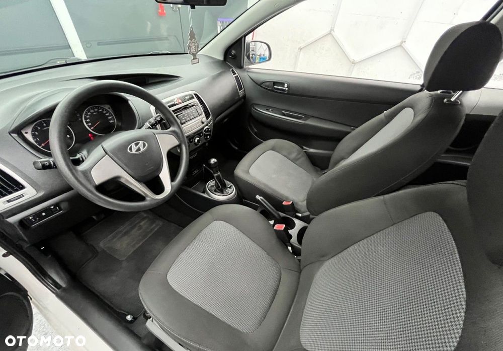 Hyundai i20 - 19