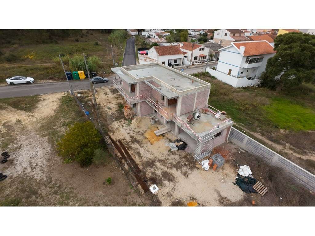 Moradia T4 Nova, para venda a 5min. do centro das Caldas da Rainha - Grande imagem: 3/17