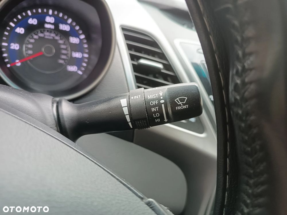 Hyundai Elantra - 13