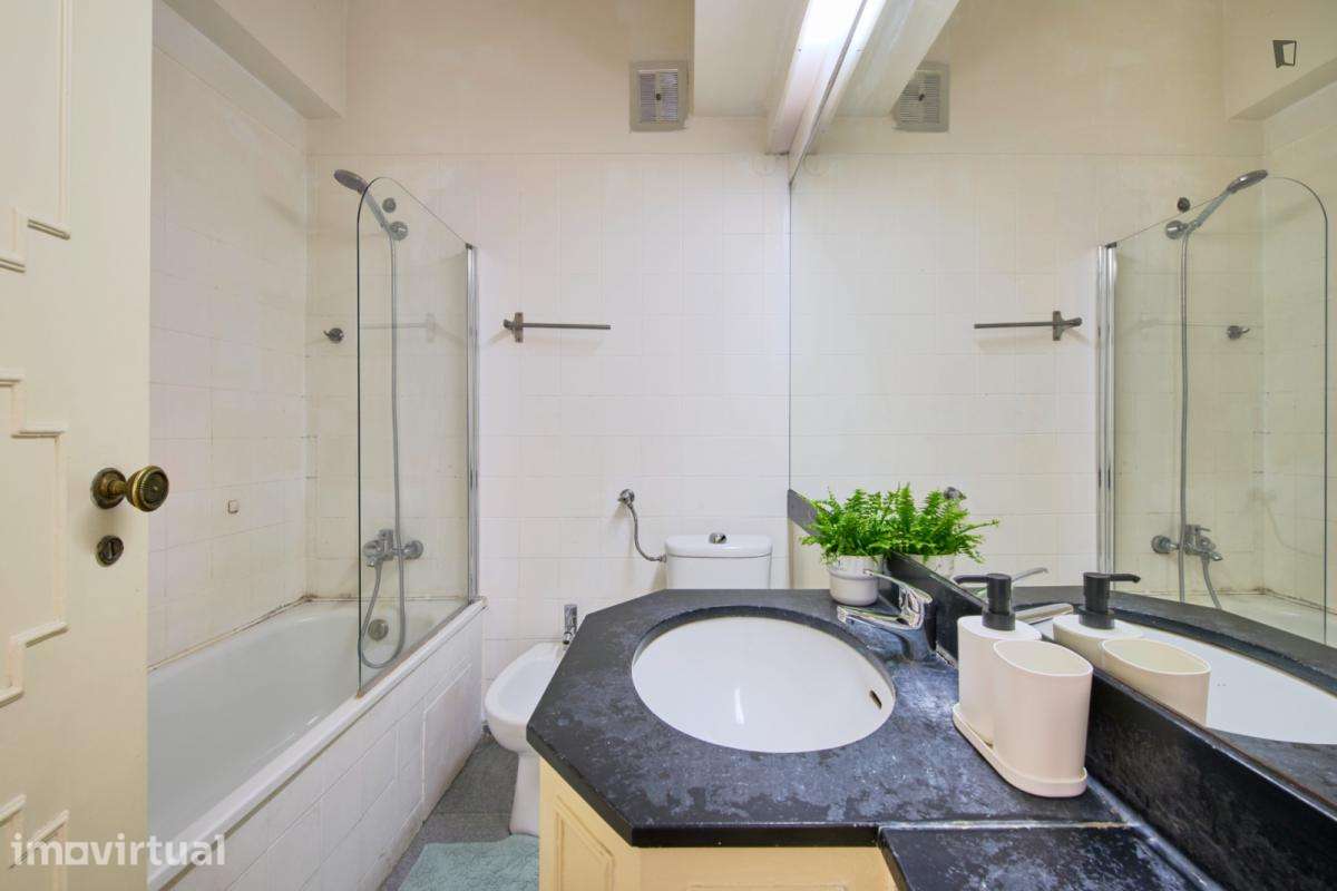 Quarto - localizado em Roma-Areeiro Lisbon - Grande imagem: 2/60