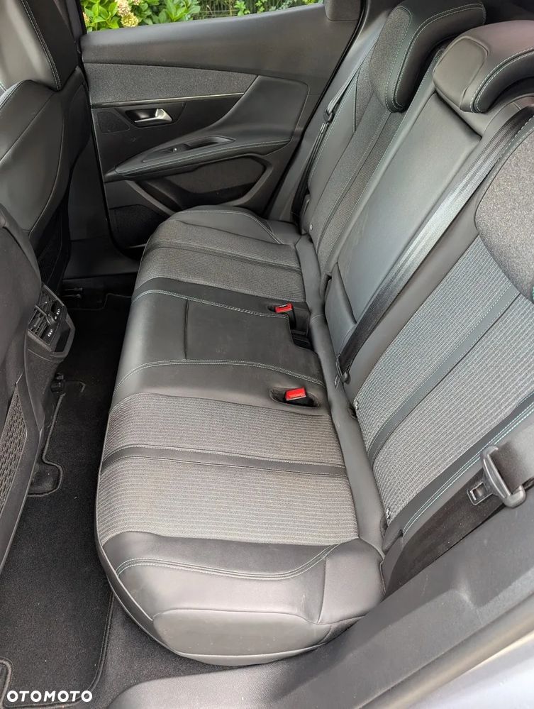 Peugeot 3008 1.6 PureTech HYbrid Allure S&S EAT8 - 16