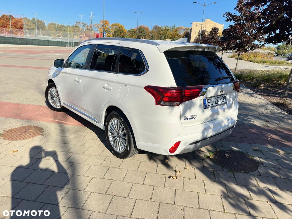 Mitsubishi Outlander - 32