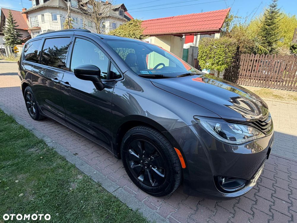 Chrysler Pacifica - 5