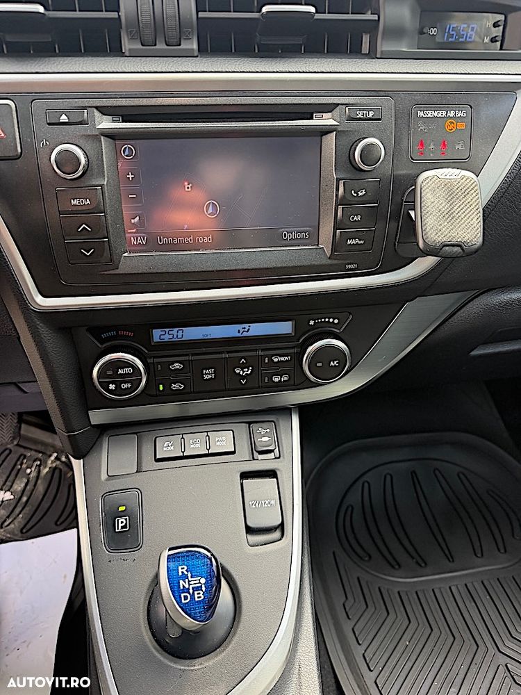 Toyota Auris 1.8 L VVT-i Luna - 10
