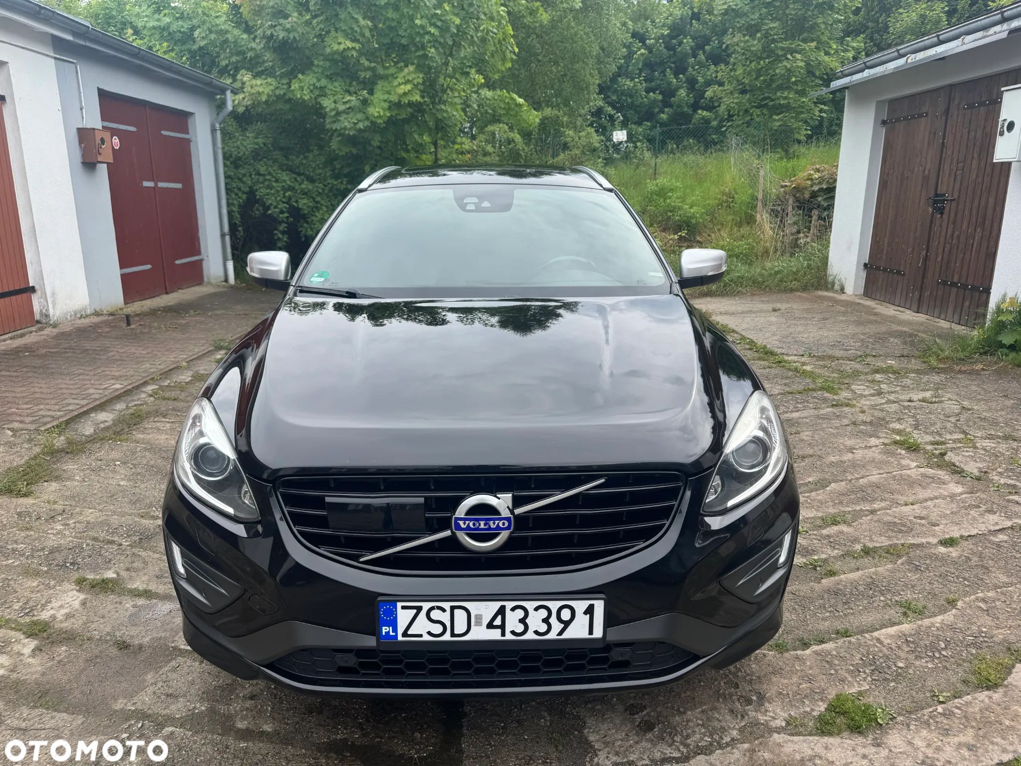 Volvo XC 60 D5 AWD R-Design Momentum - 1