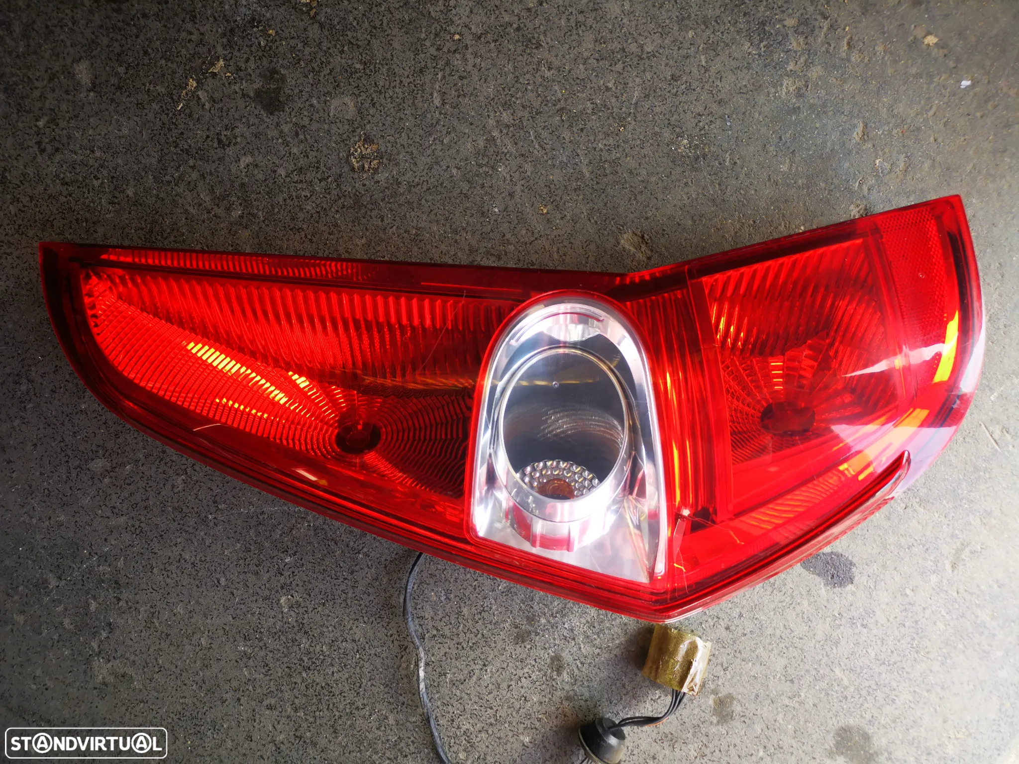 SUZUKI SPLASH FAROLIM DIREITO / ESQUERDO - FT353 FT354 - 2