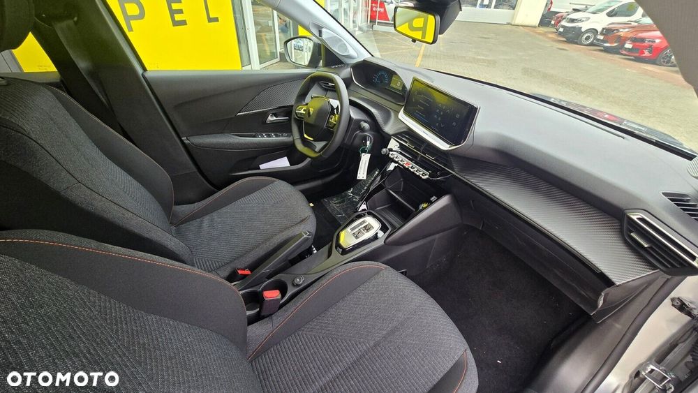 Peugeot 208 - 10