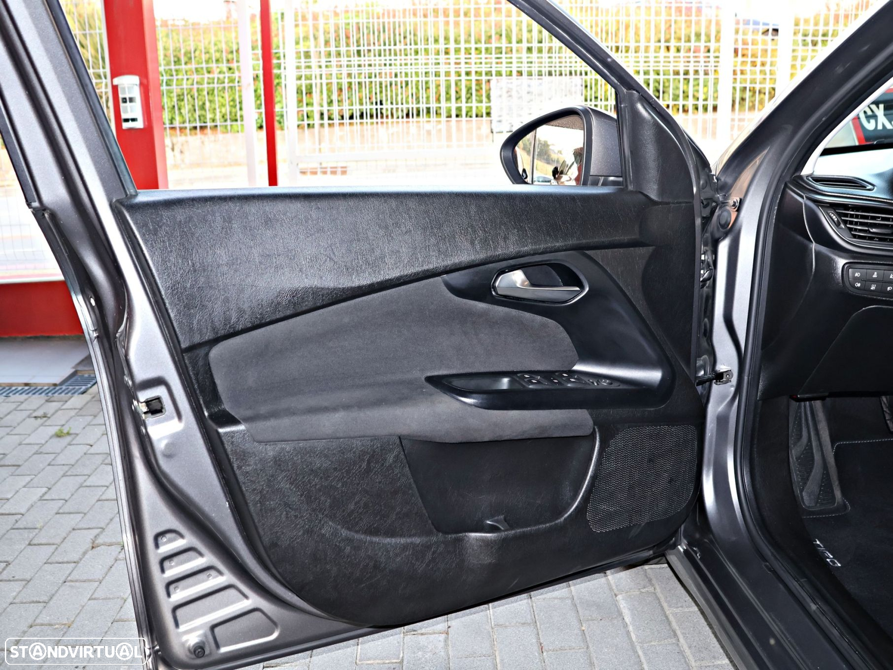 Fiat Tipo Station Wagon 1.6 M-Jet Lounge Tech J17 DCT - 32