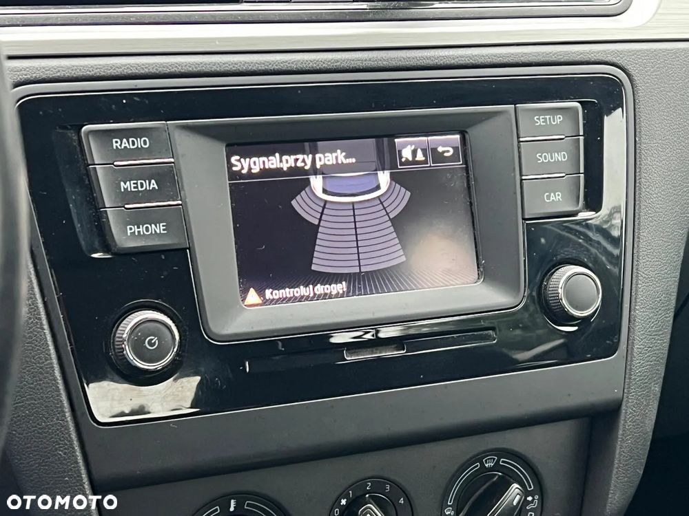 Skoda RAPID 1.4 TDI DPF Style DSG - 22