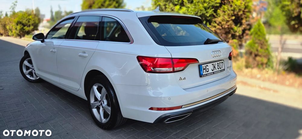 Audi A4 Avant 40 TFSI S tronic - 11