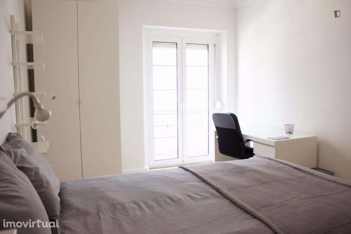 Quarto - localizado em Roma-Areeiro Lisbon - Grande imagem: 5/16
