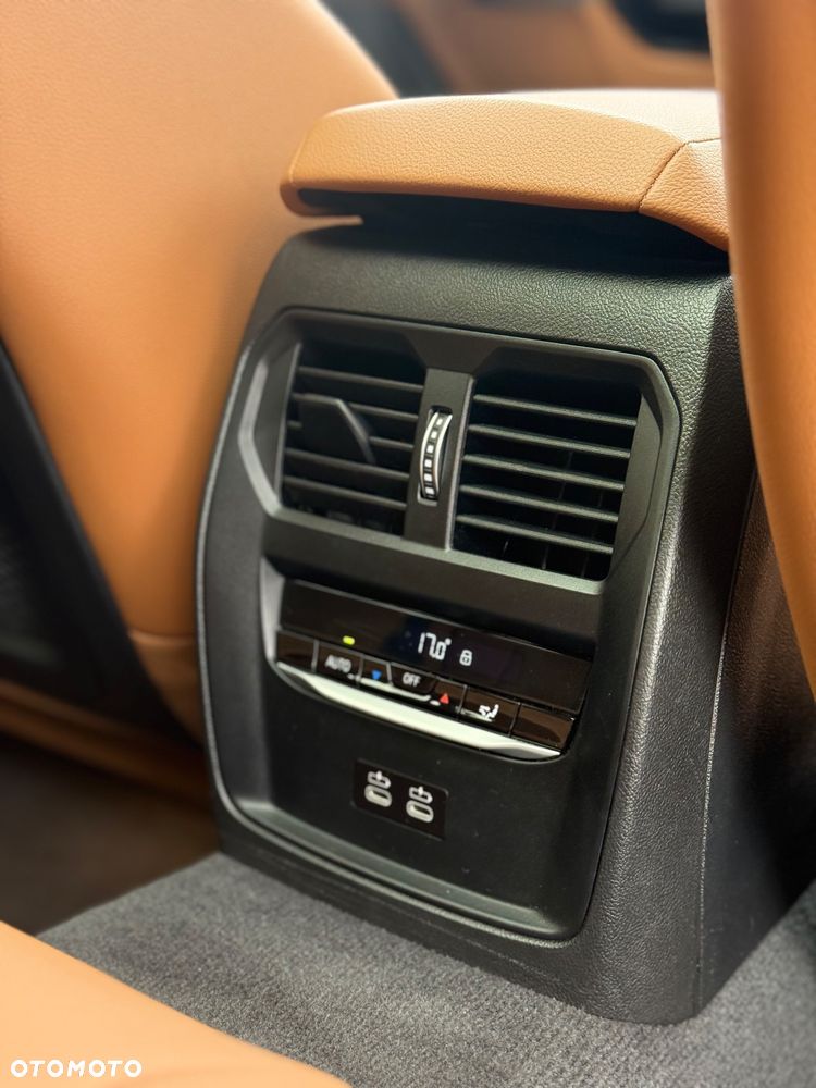 BMW Seria 3 318d Touring M Sport - 23