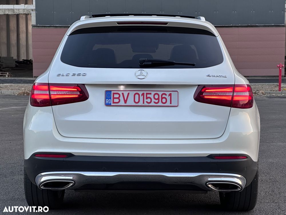 Mercedes-Benz GLC 250 4MATIC 9G-TRONIC Exclusive - 5