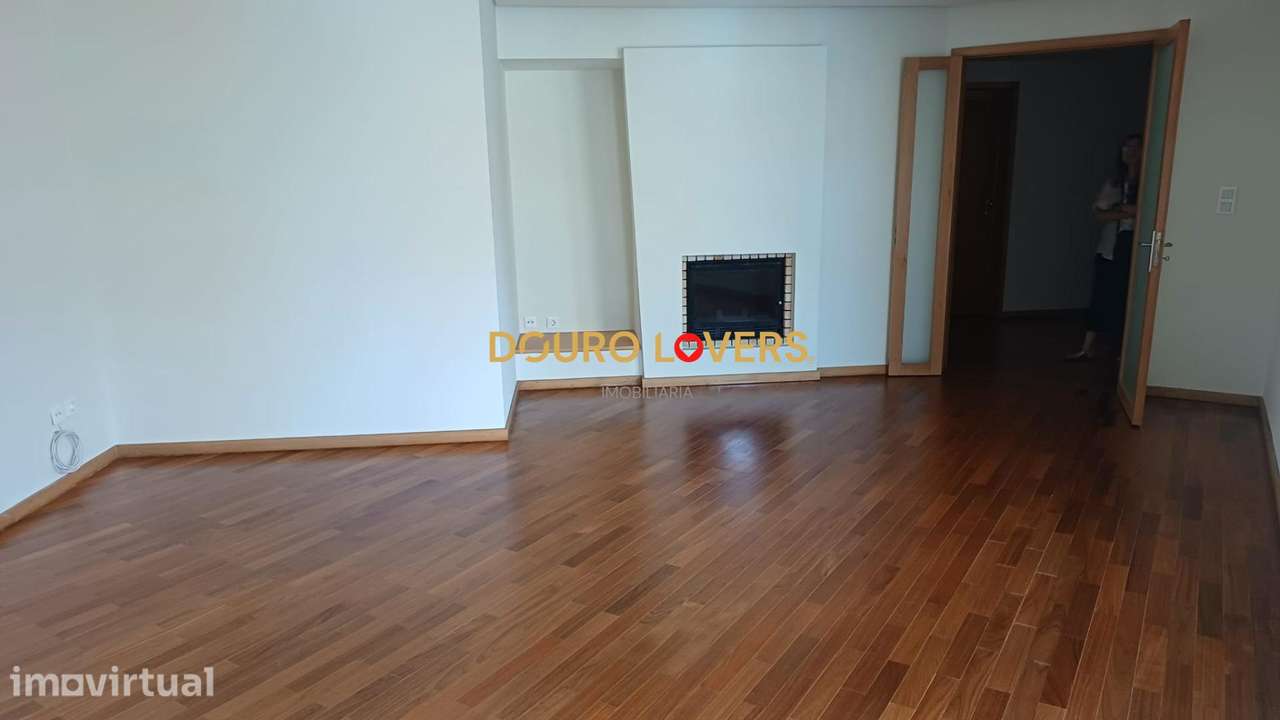 Excelente T2+1 130 m2 |Box Fechada|Domótica|Sala de 39 m2|Seixezelo - Grande imagem: 2/28