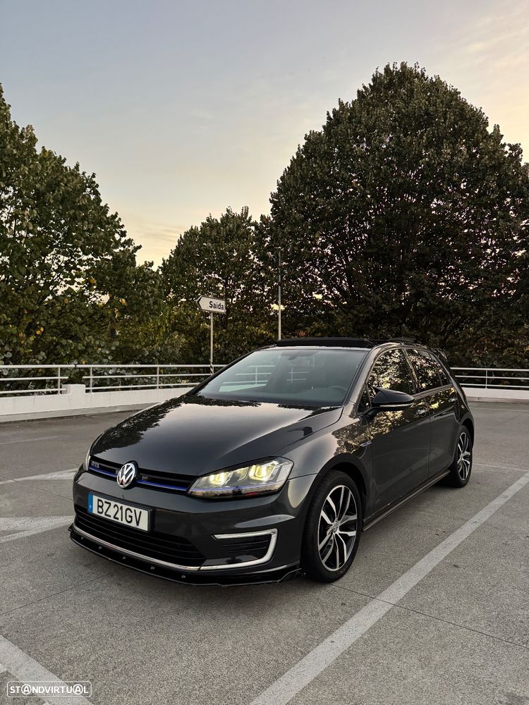 VW Golf 1.4 GTE Plug-In-Hybrid DSG - 4