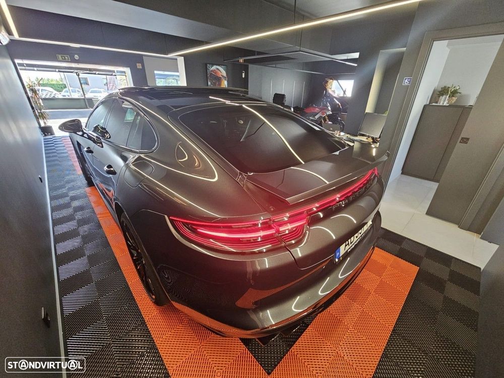 Porsche Panamera 4 E-Hybrid - 6