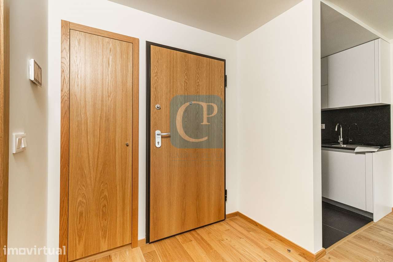 Apartamento T1Kit com garagem, em frente ao Hospital São João - Asprel - Grande imagem: 2/17