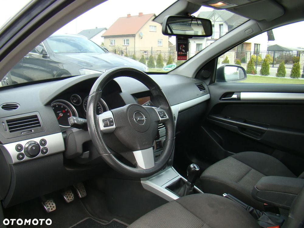 Opel Astra 1.6 Innovation - 17