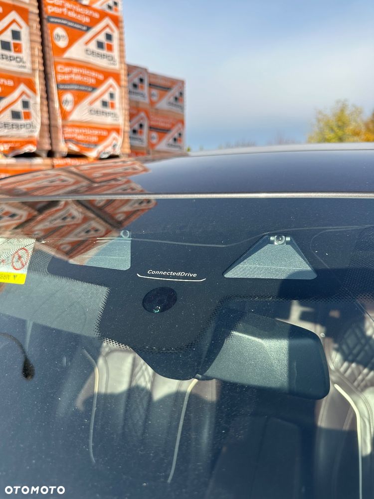 BMW Seria 5 M550i xDrive sport - 32