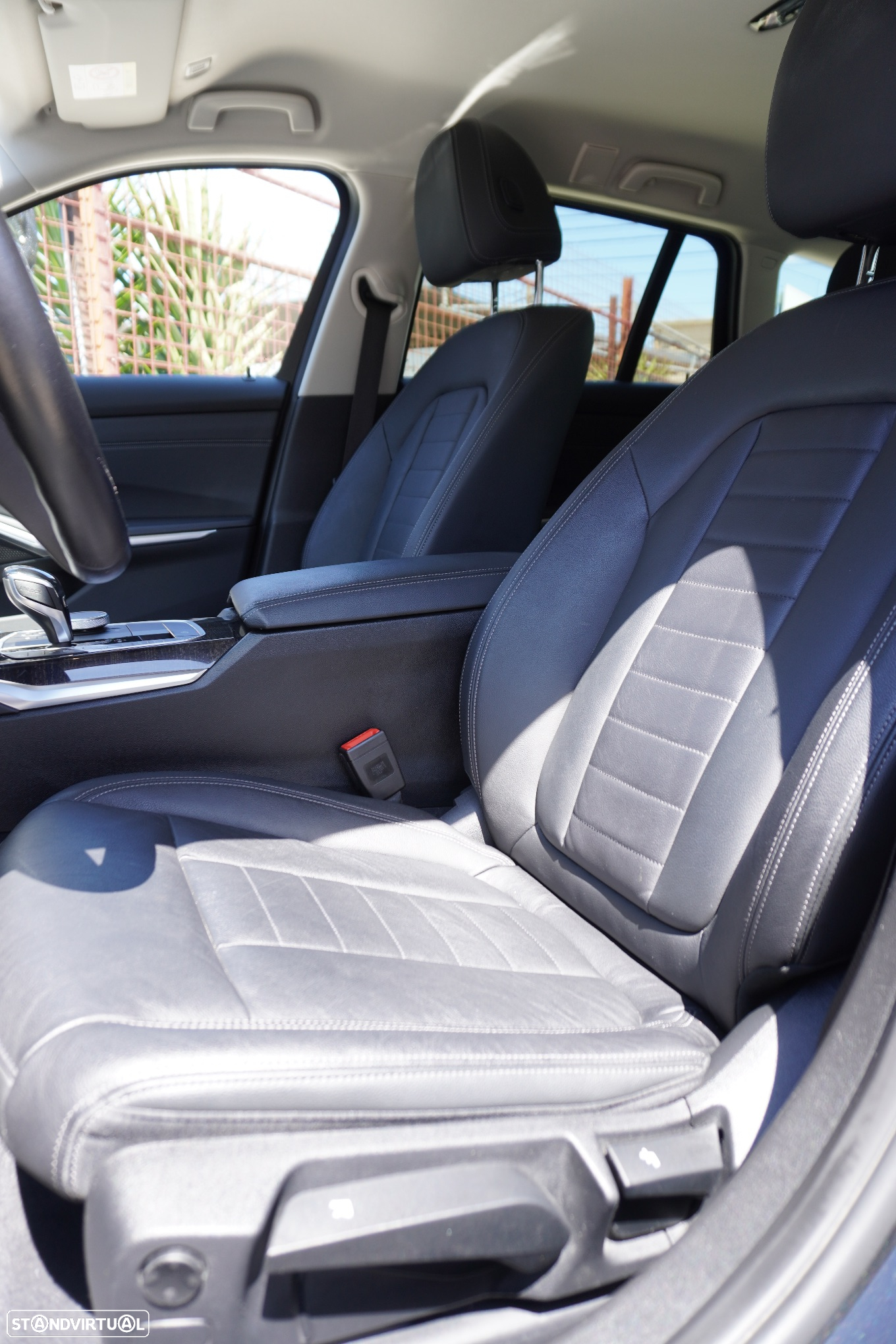 BMW 330 e Touring Line Luxury Auto - 19