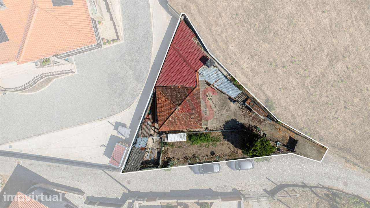 Moradia T2 Para Restauro em Refontoura, Felgueiras - Grande imagem: 2/15